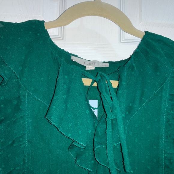 Loft Swiss Dot Ruffle Tie Neck Blouse Size XSP emerald green New - Picture 3 of 7